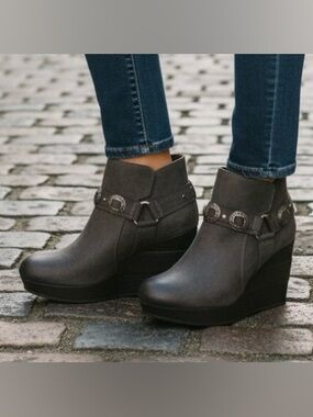 Sbicca Brigit Gray Wedge Ankle Boots with Decorative Buckles, Size 8.5